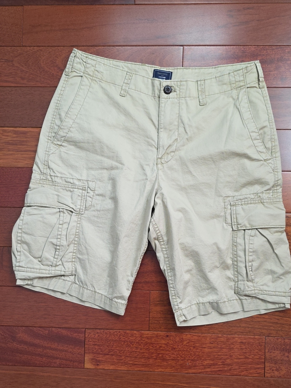 GAP Men's Cargo Shorts in Light Khaki